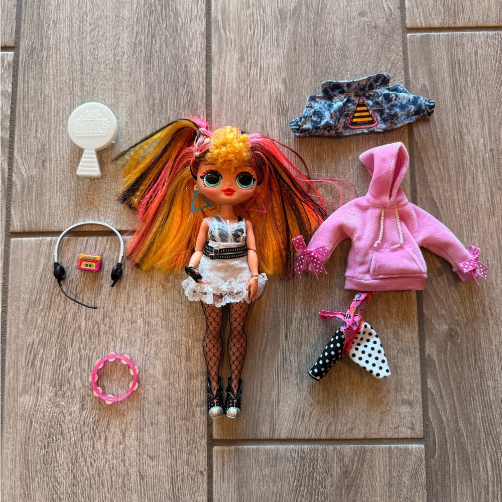 L.O.L. Surprise! Remix Pop B.B. Fashion Doll